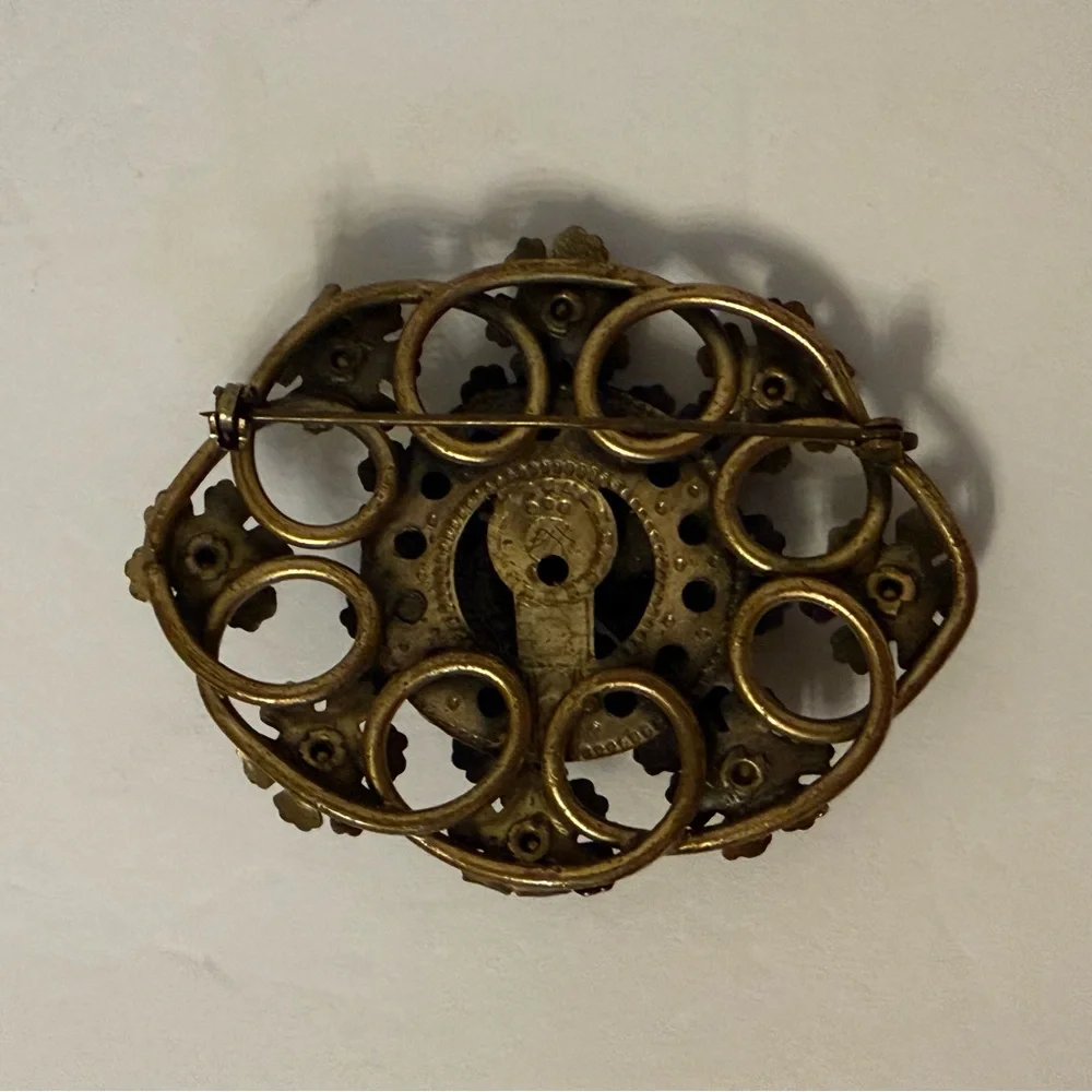 VINTAGE ARTISAN SIGNED BXX BROOCH BRASS FLORAL 3D LARGE OVAL